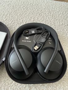 Bose 700 noise cancelling headphones