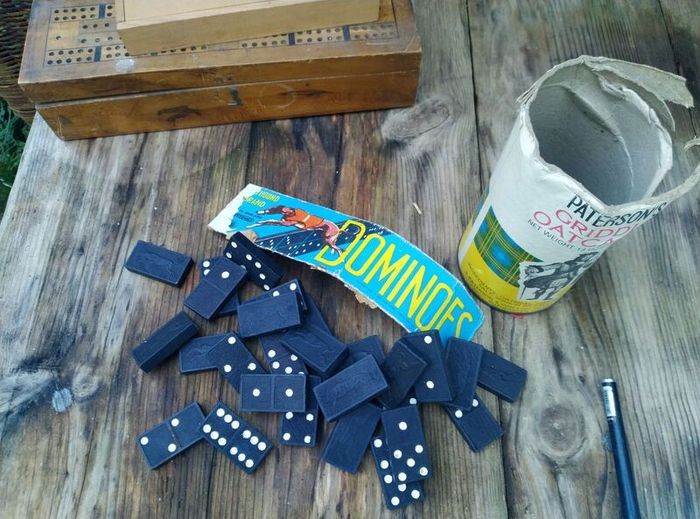 Vintage Dominos