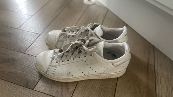 e: [Free] Adidas Stan Smith Sneakers (Size UK5)