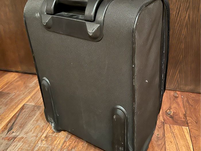 Oceanic suitcase