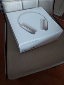 Apple AirPods Max empty box