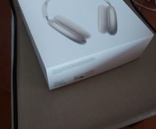 Apple AirPods Max empty box