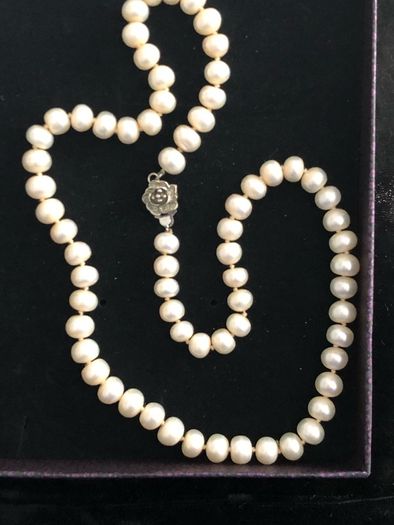 pearl necklace