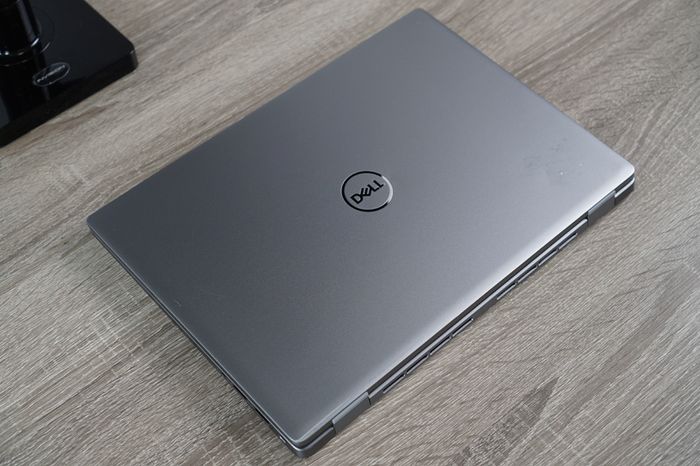 Dell Latitude 7450 14" | Core Ultra 7 165U | 32GB LPDDR5x | 512GB