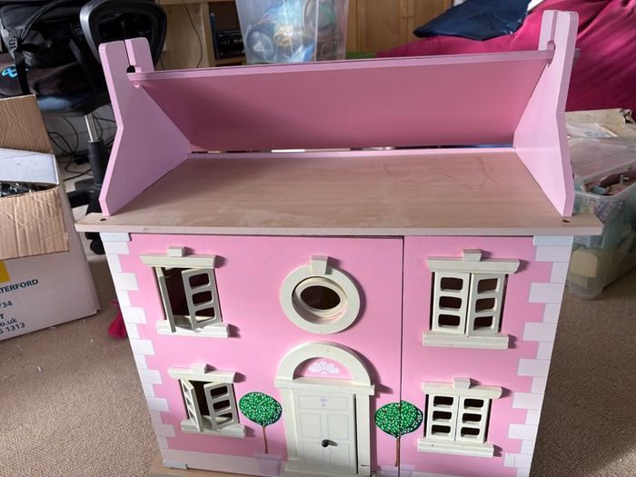 Le Toy Van Bay Tree Dolls House with furniture