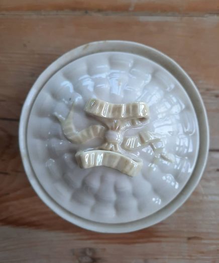 Vintage Belleek Biscuit Barrell