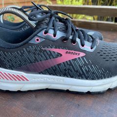 Brooks size 7