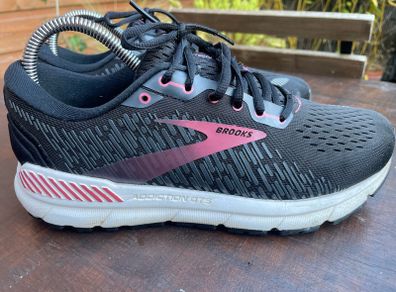 Brooks size 7