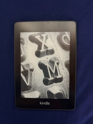 Kindle Paperwhite 10th Gen (Waterproof) + Free Case