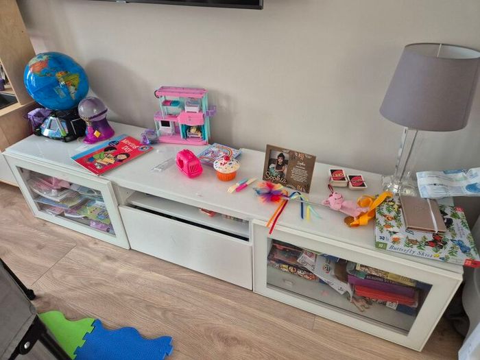 Tv cabinet
