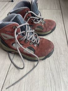 kids hiking boots