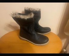Avenue Black Winter Boots - Faux Fur Trim (Size 6)