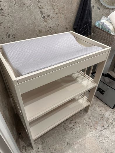 Ikea baby changing table and mattress