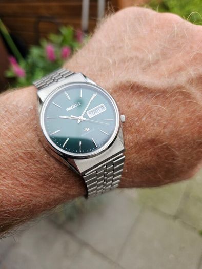 Watch Ricoh Riquartz. Vibtage.