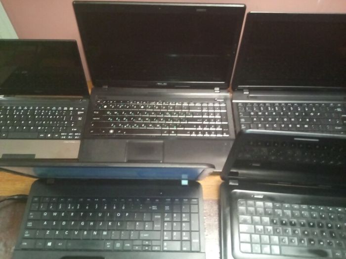 laptop 8 job lot for parts or fix