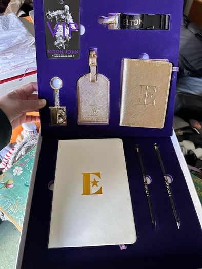 ELTON JOHN - vip gift box