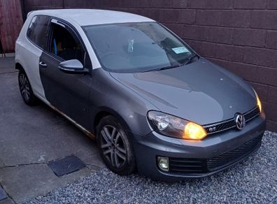 vw golf breaking