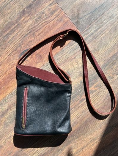 Vera Pelle Hand Bag Black For Sale in Newport, Tipperary from Mariaurua