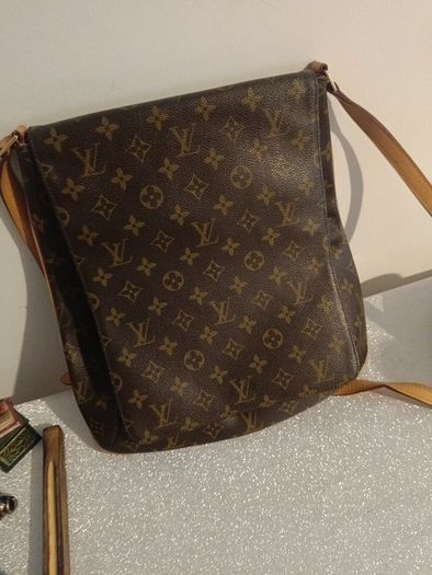Handbag