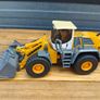 SIKU 3533 Liebherr R580 Wheel Loader - 1 50 Image 3