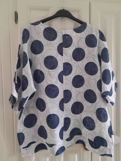 Lucy Vanucci  Linen Top New