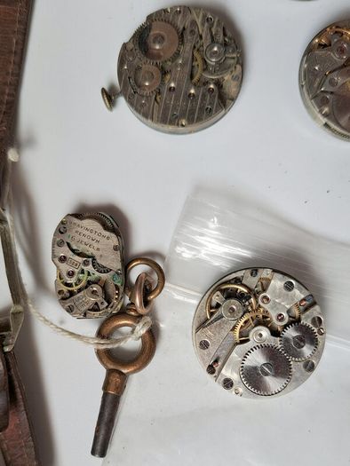 Lot of 60 Ladies Wrist movements incl: Rolex Unicorn Prima