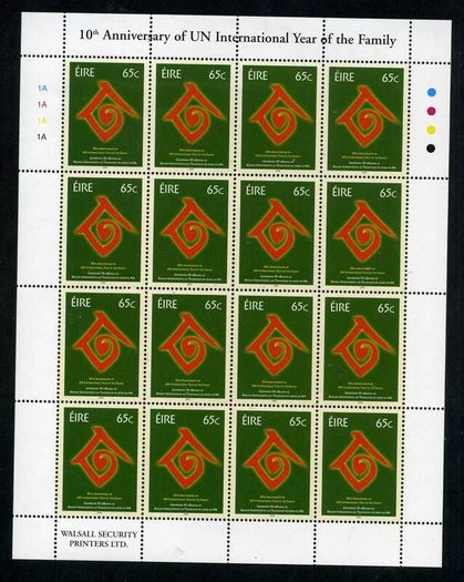 2004 Ireland 10th Anniversary of the UN International Year of the Family Commemorative Stamp Sheetlet Plate 1A1A1A1A Mint Never Hinged (MNH)