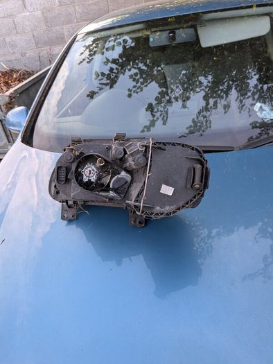Caddy/touran drivers side headlight