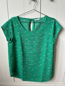 Only women ladies top, t-shirt, like new, immaculate condition, barely used