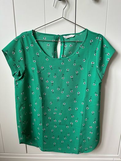 Only women ladies top, t-shirt, like new, immaculate condition, barely used