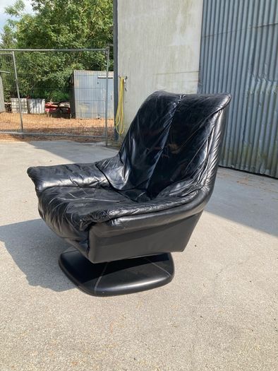 Mid Century Swivel Lounge Chair - Warehouse and Showroom Open Saturday  15th August 12 till 4pm 12 till 4pm Eircode R95T227