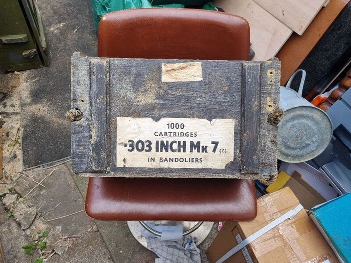 Vintage pieces. Prices to sell and discount on multiple buys. Look at my other ads. Thanks
