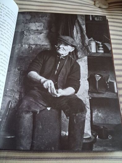 Book. Yesterday's Ireland.