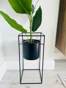 Modern Black Metal Plant Stand with Pot