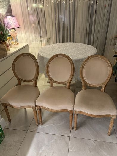 extendable vintage table and chairs
