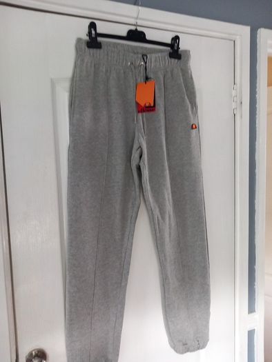 ellesse