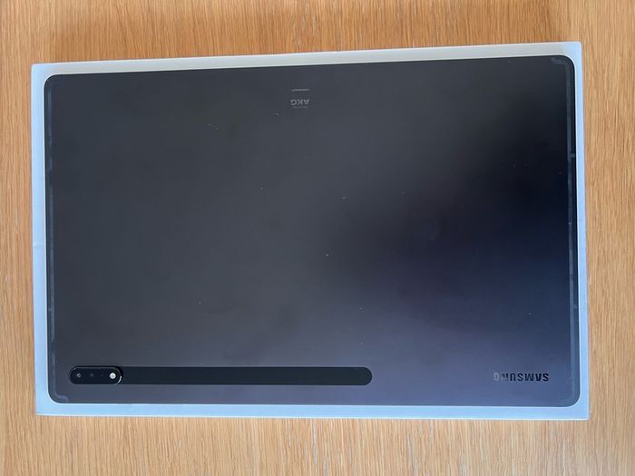 Samsung Tab S8 Ultra + Case and Keyboard