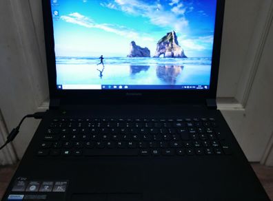 Lenovo B50-30 Celeron N2840 2.16 GHz 4GB Ram - 500GB HD Win 10