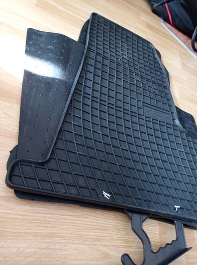 ford transit flour rubber rug's