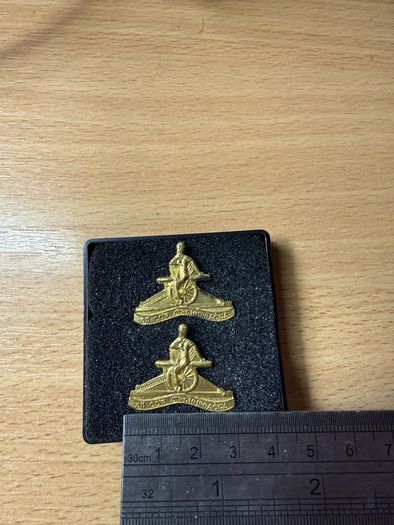 Vintage Irish Defence Forces Artillery Corps collar badges