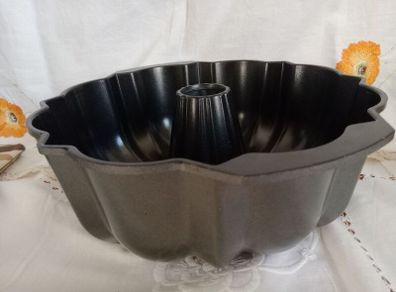Nordic Ware , Bundt tin , bakeware