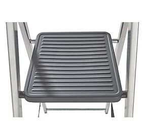 Aluminum 4 treads Step ladder 0.83 m, brand new