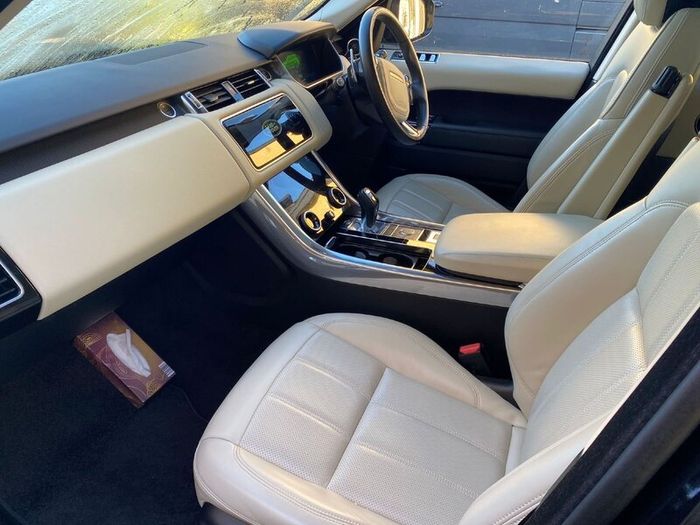 2022 Range Rover Sport P400e HSE Silver Edition