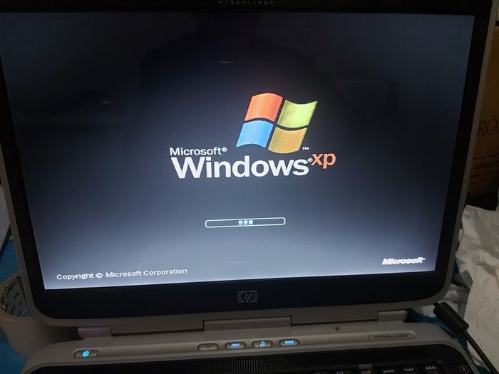 HP Pavilion zv6000, .5GB Ram, 60GB HDD, Original Windows XP, Real Genuine Vintage Laptop in excellent condition