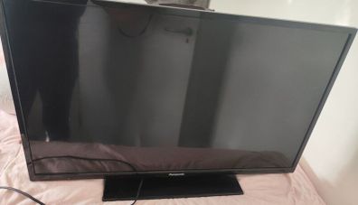 32 inch Panasonic TV( not smart )