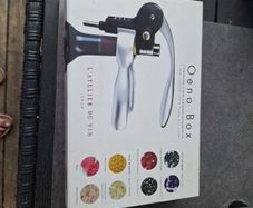 A lovely presentation box with lever corkscrew & primary wine aromas