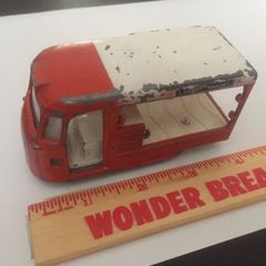 Spot-on. Tri-ang. United Dairies milk float. Model 122
