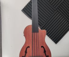 Fretless Bass Ukulele (U-Bass) - Electro-Acoustic - extra strings
