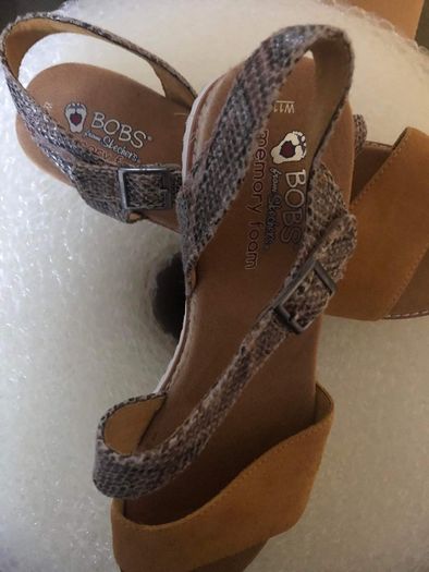 REDUCED Skechers Bobs Sandals