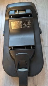 Maxi cosy and isofix base